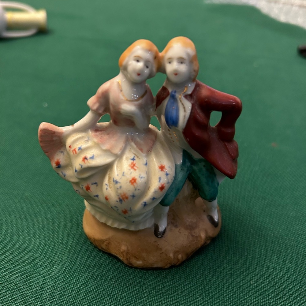 Occupied Japan, dancing couple figurines